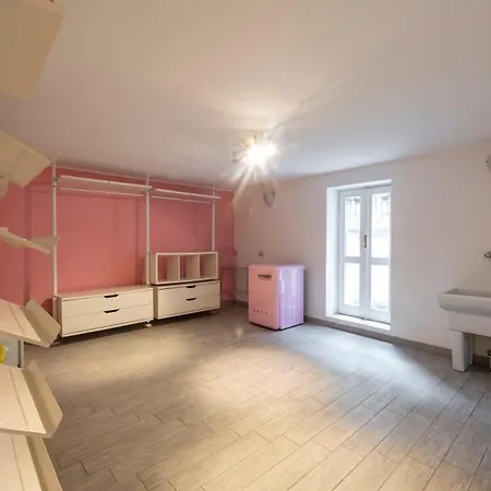 Exclusive Italian Garden In Vila Milán