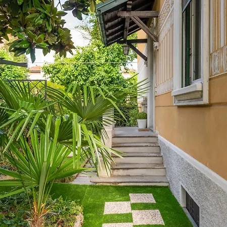 Exclusive Italian Garden In Milán