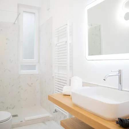 Modern Flat Metro Lotto-citylife-mico-self Check-in-ac *