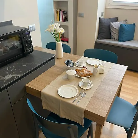 Modern Flat Historical Center Colonne San Lorenzo Navigli Апартаменты Милан