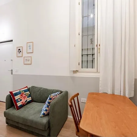 0015 - Navigli - M2 Line Flat Apartmán *