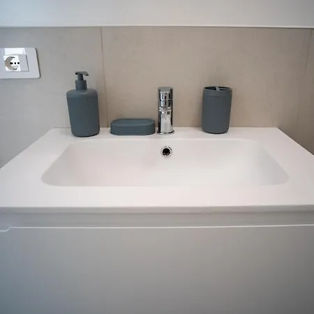 14 Nevoso Palace Apartman Milánó