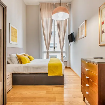 4 Pax Luxury Duomo San Babila *