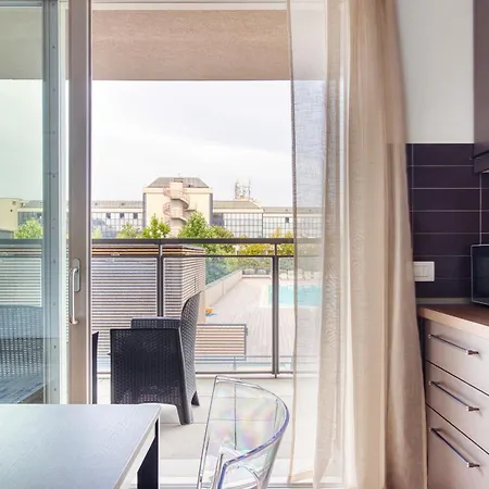 Giaxtower Gym & Pool Romantic Pool View *