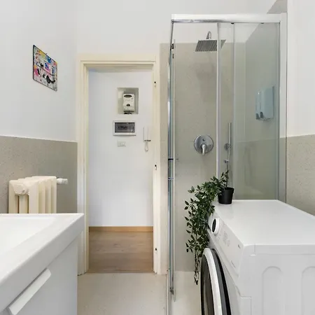 Station In 15 Min, Charming Apartament