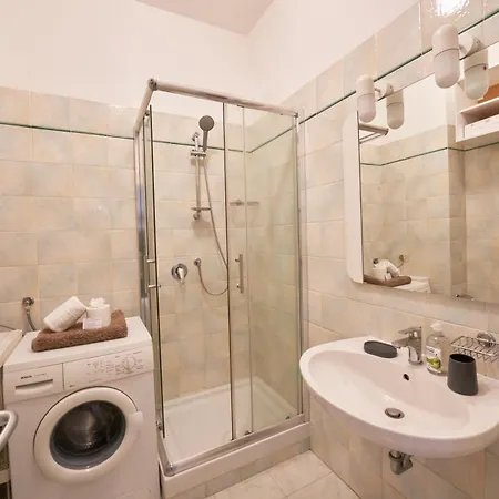 דירה Attico Con Terrazzo - - Duomo 10min *