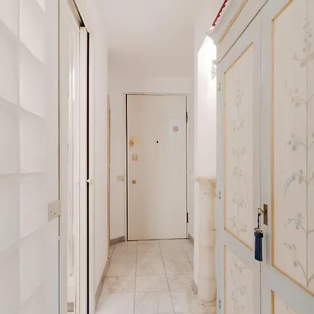 Appartement Guesthost - Arco Della Pace Milaan