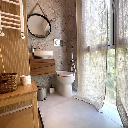 Appartement A Stone's Throw From The Metro Milaan