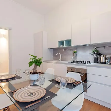 Trilocale Con Aria Condizionata E Parcheggio Privato Fronte *