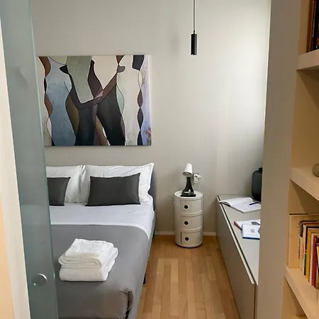 Modern Flat Historical Center Colonne San Lorenzo Navigli Апартаменты Милан