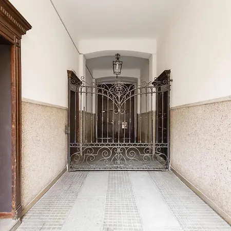 Design Flat In Porta Venezia