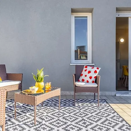 דירה Entire 24 7 Check-in Wi-fi