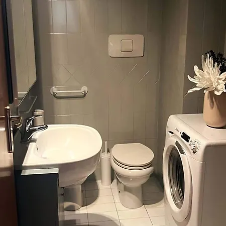 Quiet 3th Floor - Parco Sempione Area Apartment