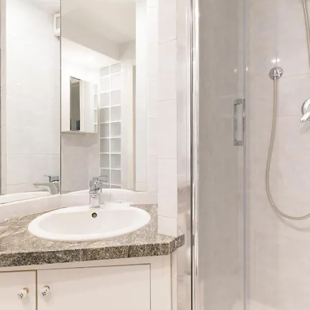 Appartement Guesthost - Arco Della Pace