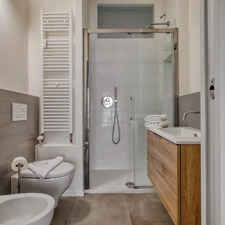 Large Milan's Navigli - 5 Gu... Apartman
