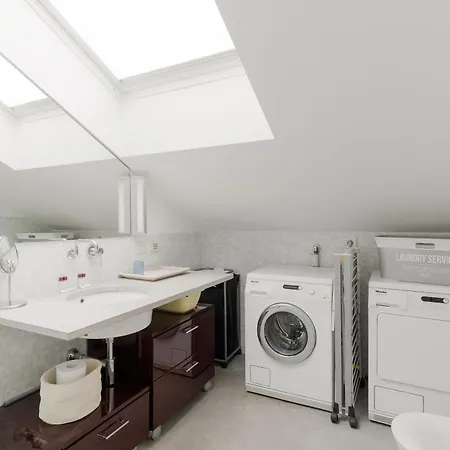 Guesthost - Navigli Modern Flat Apartment *