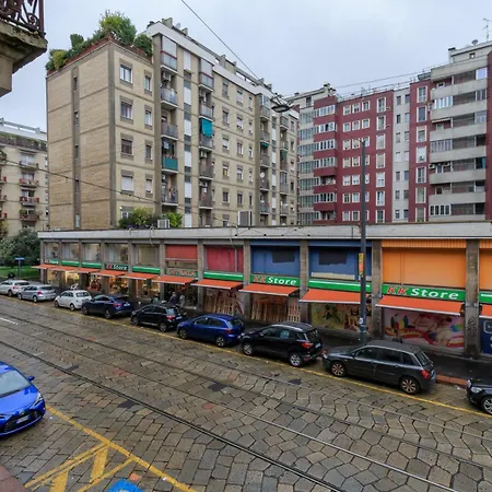 I-host Porta Romana - Sabotino Appartement *