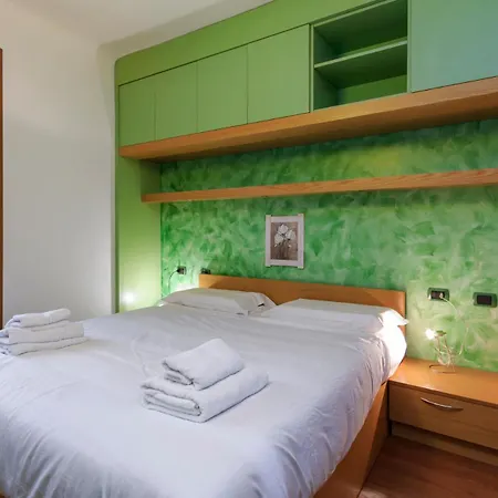 I-host Porta Romana - Sabotino Appartement *