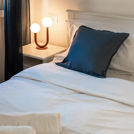 Apartmán Habesha Flats - A Quiet Retreat Just Steps From The Metro M1 *