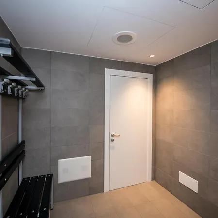 Vivare - The Fifth * Milan