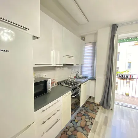 Lugano S&s Home, Moderna E Tranquilla, Vicino Al Centro Di Milano, Con Parcheggio Gratuito Esterno アパート *