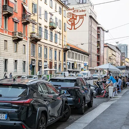 Daire La Corte Milanese - Bocconi, Navigli & Duomo Milano