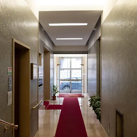 Lusso, Stile E Un Meraviglioso Terrazzo Nel Cuore Di Milão