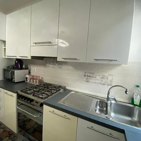 Lugano S&s Home, Moderna E Tranquilla, Vicino Al Centro Di Milano, Con Parcheggio Gratuito Esterno