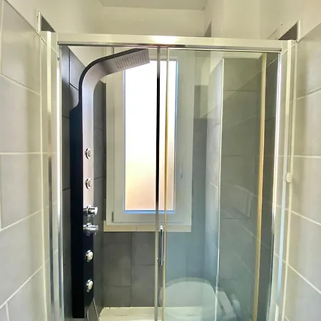 Lugano S&s Home, Moderna E Tranquilla, Vicino Al Centro Di Milano, Con Parcheggio Gratuito Esterno