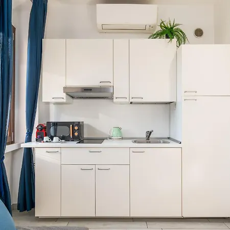 Habesha Flats - A Quiet Retreat Just Steps From The Metro M1 *