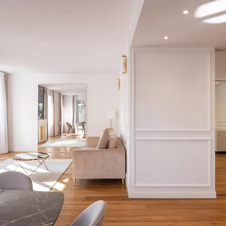 Lusso, Stile E Un Meraviglioso Terrazzo Nel Cuore Di