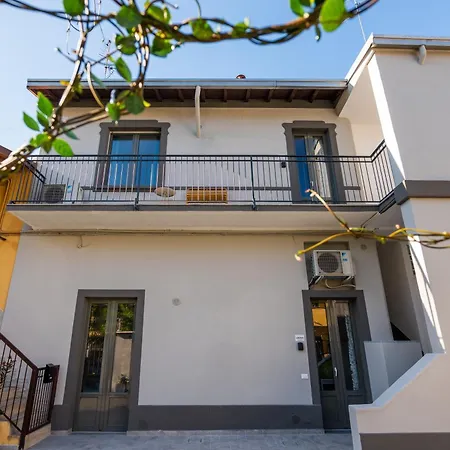 Habesha Flats - A Quiet Retreat Just Steps From The Metro M1 דירה *