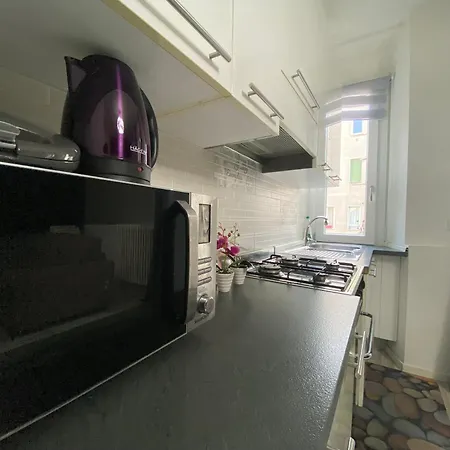 Lugano S&s Home, Moderna E Tranquilla, Vicino Al Centro Di Milano, Con Parcheggio Gratuito Esterno アパート *