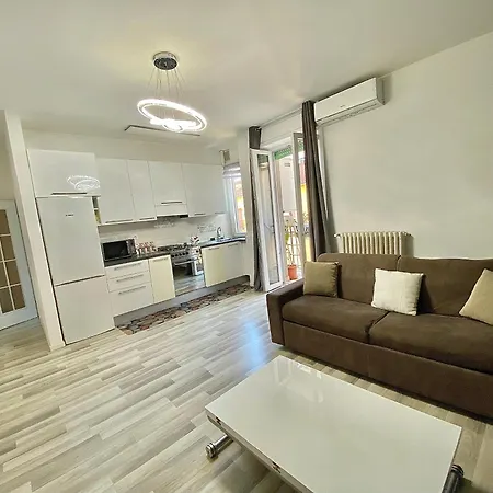 Lugano S&s Home, Moderna E Tranquilla, Vicino Al Centro Di Milano, Con Parcheggio Gratuito Esterno アパート