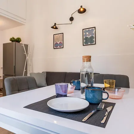 Habesha Flats - A Quiet Retreat Just Steps From The Metro M1