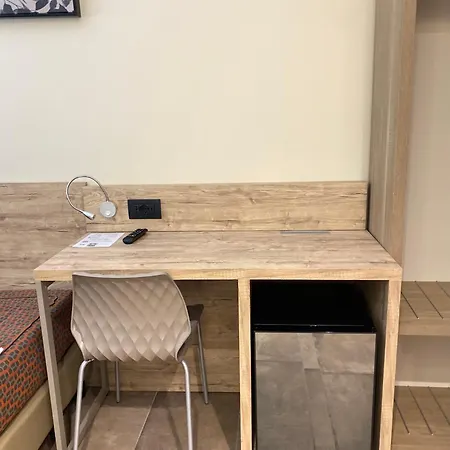 Stradivari Szálloda 3*