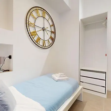 Rent Apartment - Porta Venezia-Luxury Apartment Apartmán *