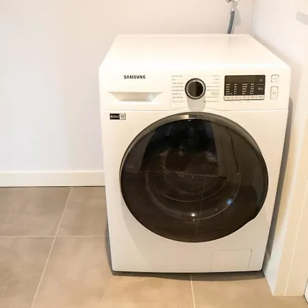 Lägenhet Davide Host Da Giulietta, 20 Min To Duomo *