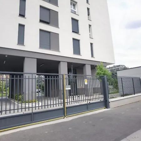 Davide Host Da Giulietta, 20 Min To Duomo *