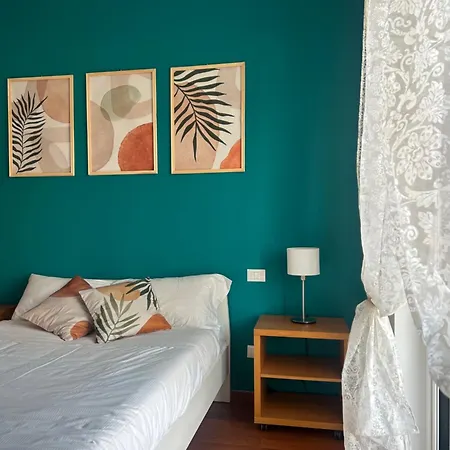 Porta Romana Luminoso Trilocale Con Balcone Апартаменты Милан