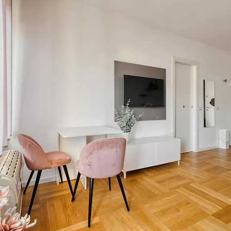 Just Urban Stays - Bilocale Moderno A Pochi Minuti Dal Duomo