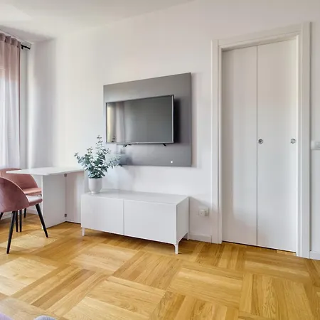 아파트 Just Urban Stays - Bilocale Moderno A Pochi Minuti Dal Duomo *