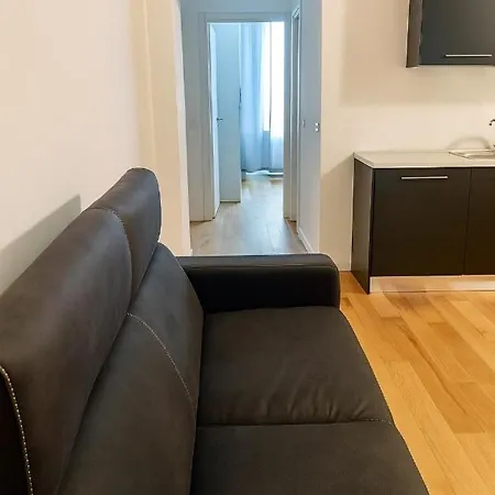 Modern In Milan, Isola Area