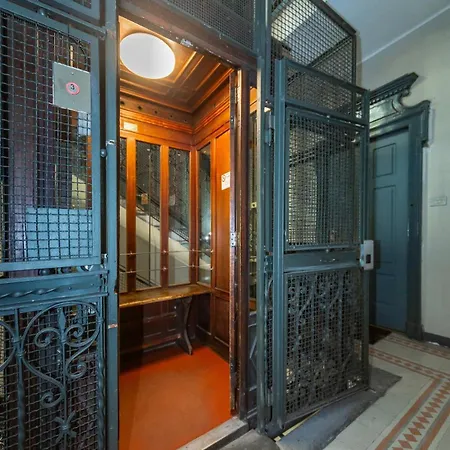 Luxury Quiet Above Subway Apartament Mediolan