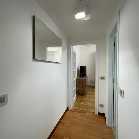 A Stone's Throw From The Metro Appartement