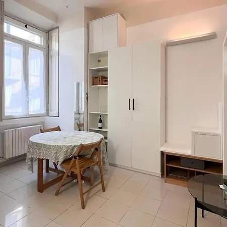 Porta Romana District 2 Apartamento *