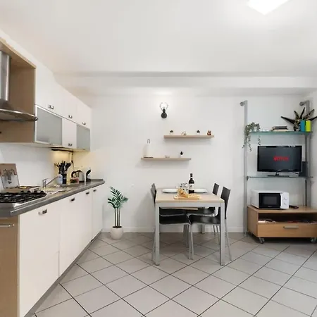 아파트 Modern Retreat Corso Buenos Aires Mi Wifi And Ac 밀라노