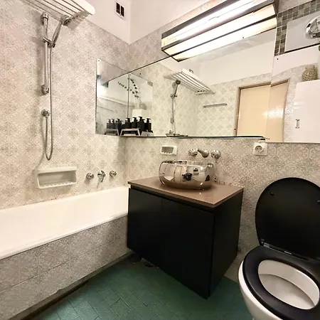 Urban Jungle 7 - New Door