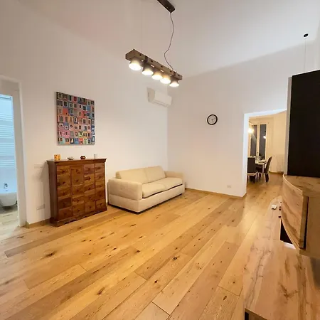 5 Walk From Porta Venezia Station, With 2 Bedrooms