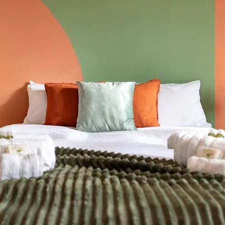 S&m Apartments- Urban Stripes 2 Bedrooms Near Underground M2 And Navigli Apartamento Milán